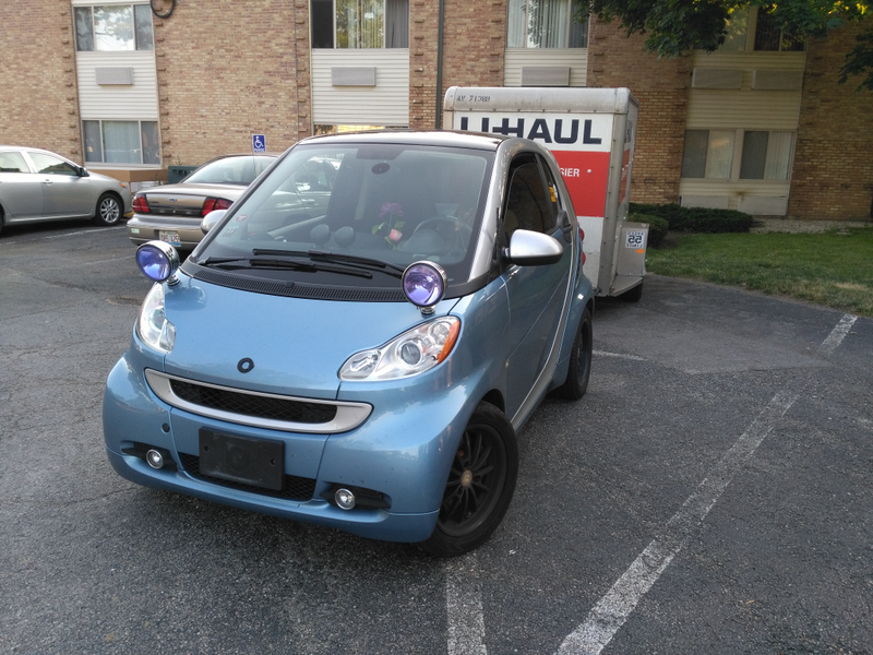 Illustration for article titled Towing with a smart. Load: +/- 1,300 lb
